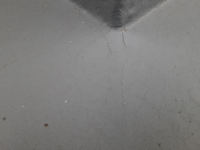 ウレタン防水のひび割れ